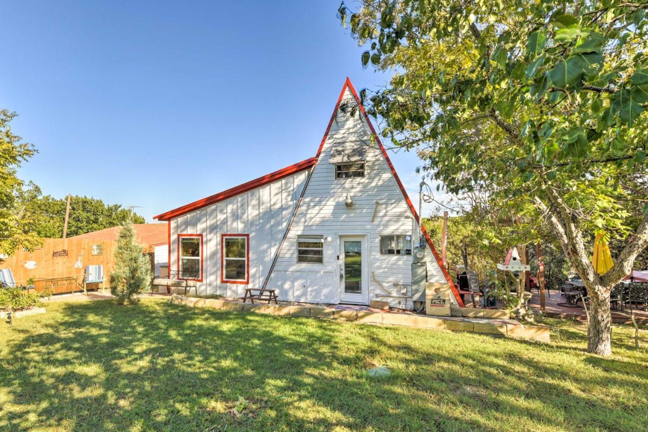 Charming Creek With Pool Access And Decks Holiday home Granbury
