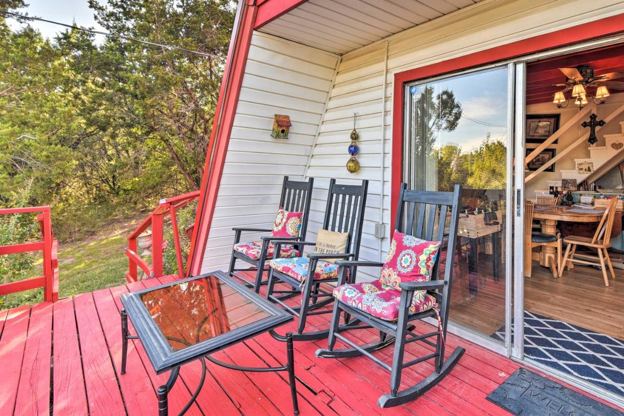 Holiday home Charming Creek With Pool Access And Decks *